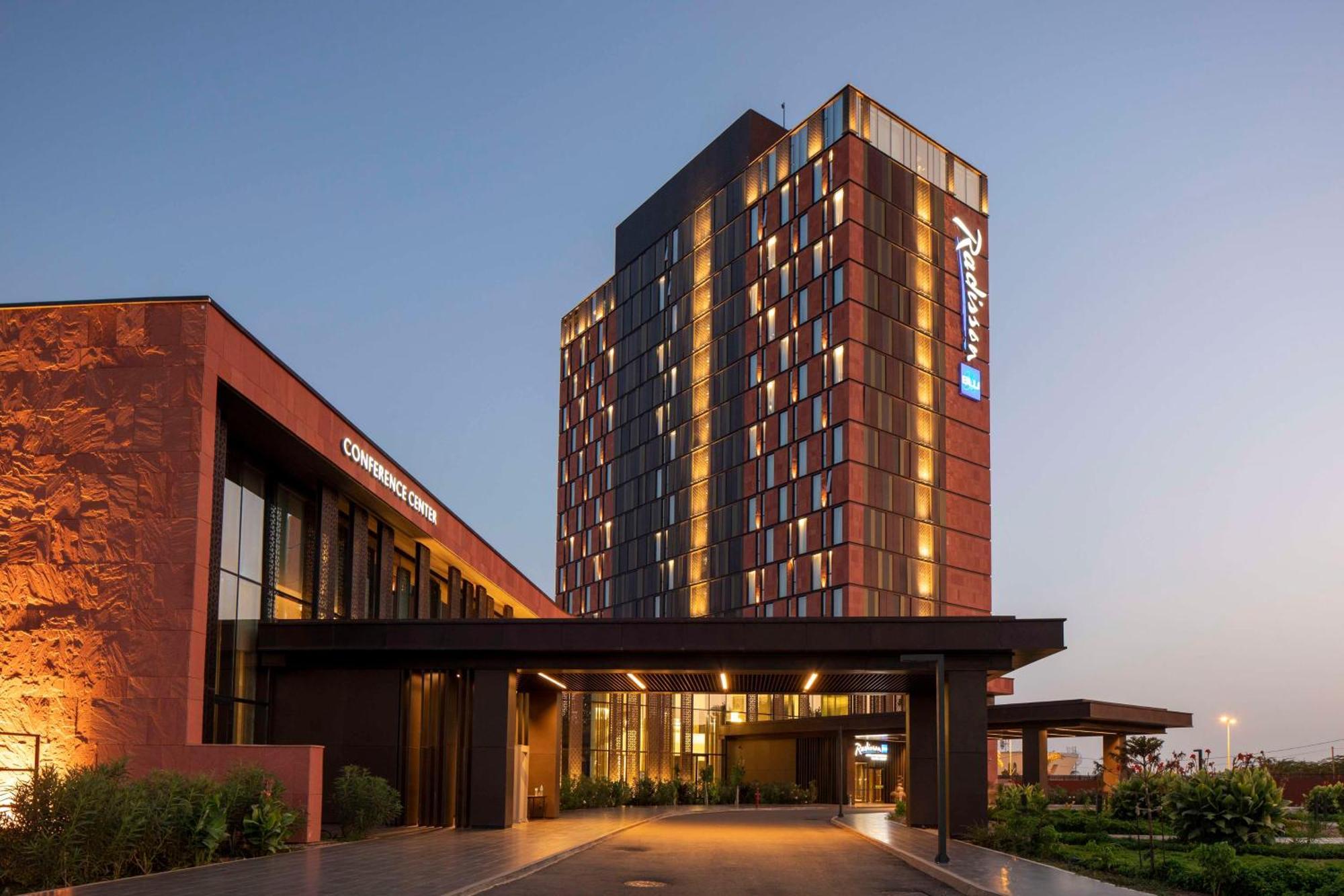 Radisson Blu Hotel & Conference Center, Niamey Exterior photo